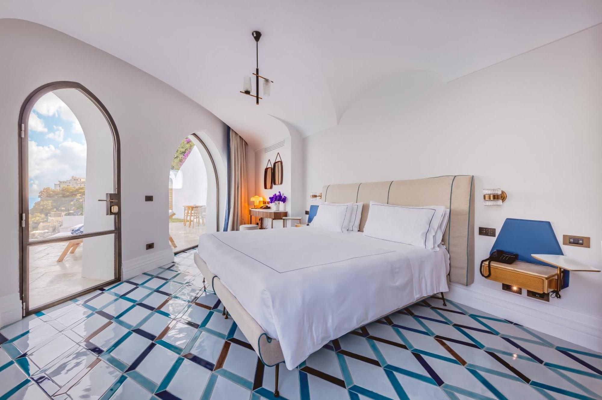 Hotel Borgo Santandrea 5*